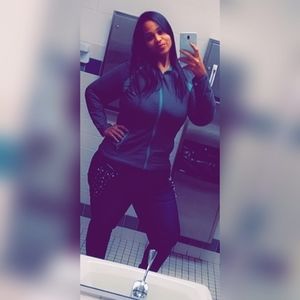 Meet your Posher, Alidamary